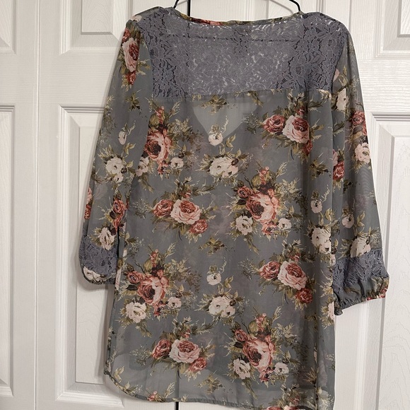 Floral Lace Trim Blouse - Picture 8 of 9